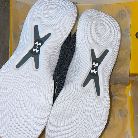 BRAND NEW Steph Curry Size 13 Basketball Shoes - Picture 6 of 7